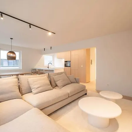 Apartment Stylish In - Balcony View & Pet-friendly