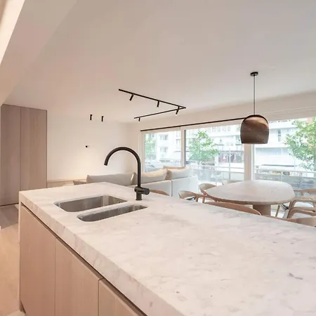 Apartment Stylish In - Balcony View & Pet-friendly *